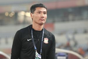 青岛西海岸队已抵达大连，厉兵秣马全力备战接下来的中超联赛